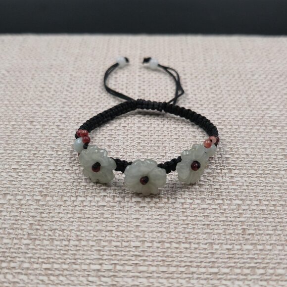 Jewelry - 7 Inch Hand-Carved Floral Star Flower Jade Adjustable Bracelet A7278